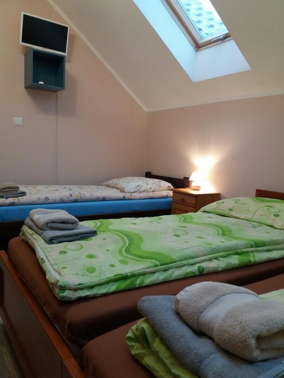 Noclegi Avoca Pyrzowice Eksteriør billede